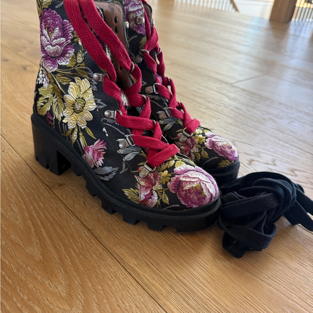 Gucci Floral Women's Combat Boots Red and Black Laces - Picture 4 of 12